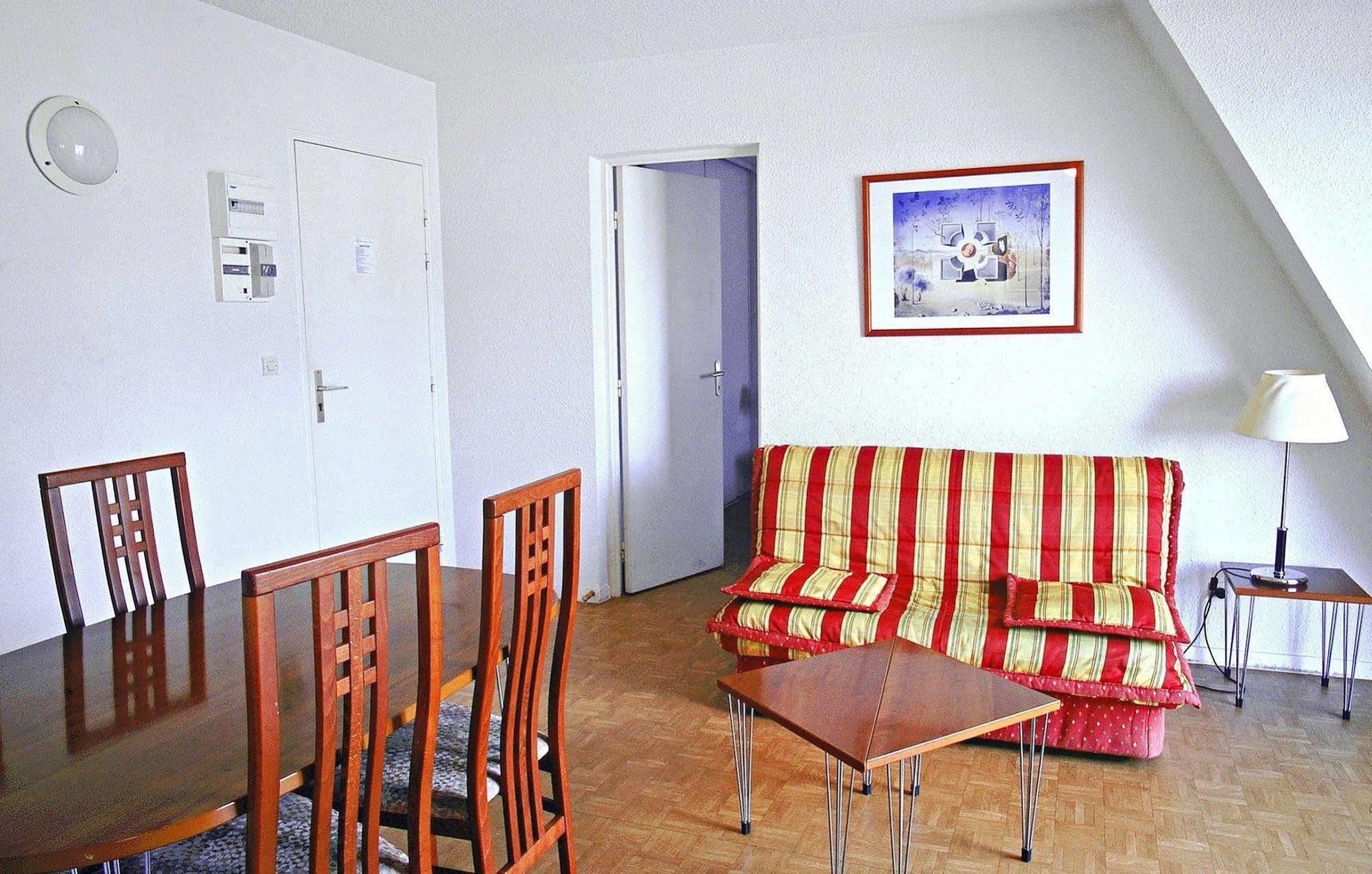 Montaigu Aparthotel Cabourg Bagian luar foto