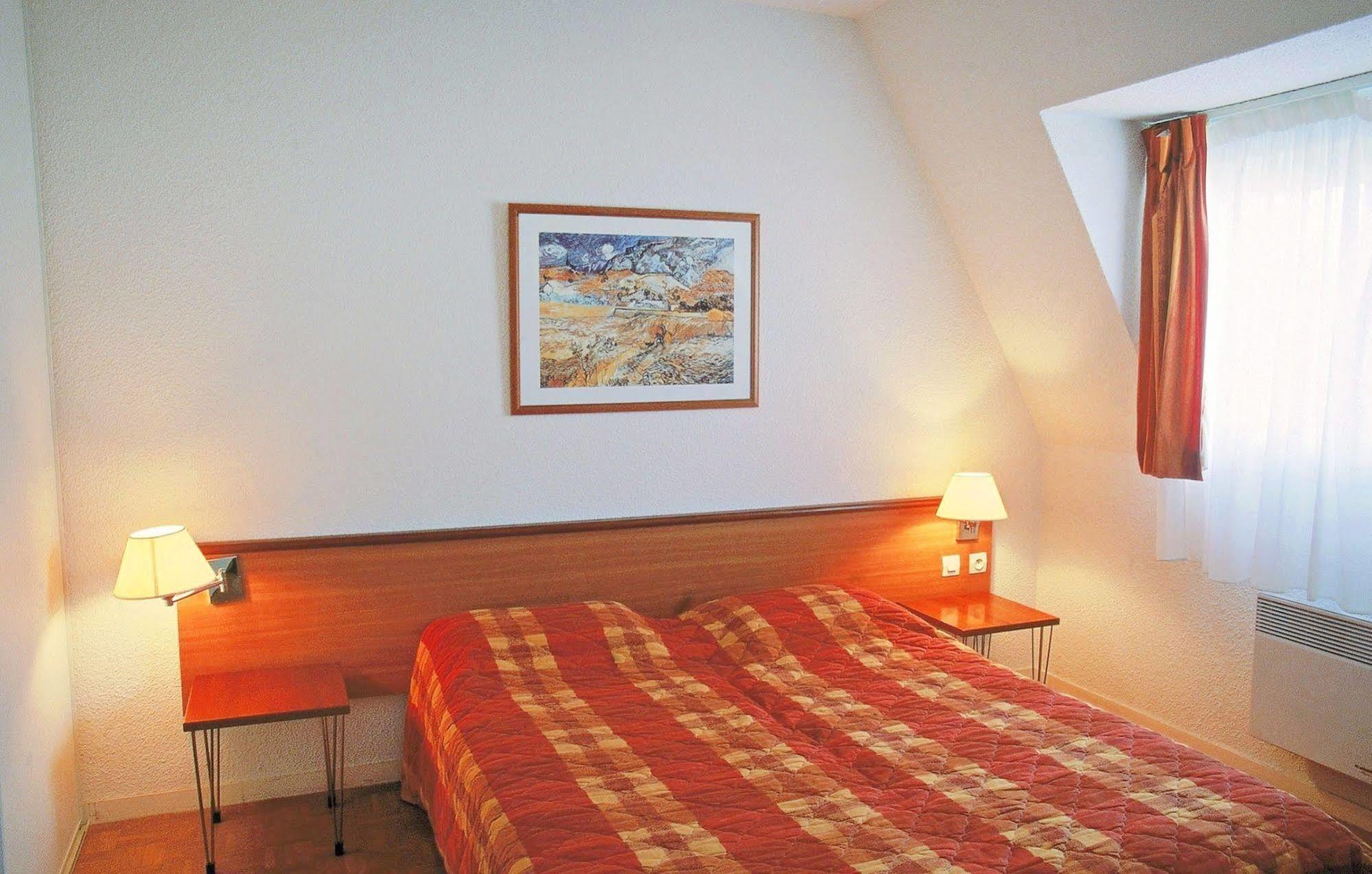 Montaigu Aparthotel Cabourg Bagian luar foto